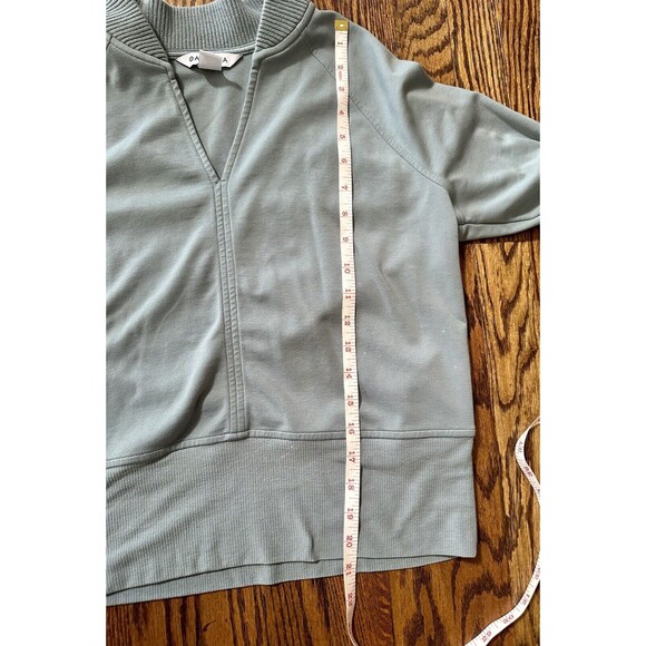 Athleta Women’s Eastbound Knit Sweatshirt Size M Medium Green Cozy V Neck Cuffed - Picture 2 of 9